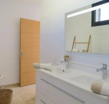 Superbe T5 Luxe- Piscine Chauffee Privee -face 8ertar7 别墅 *